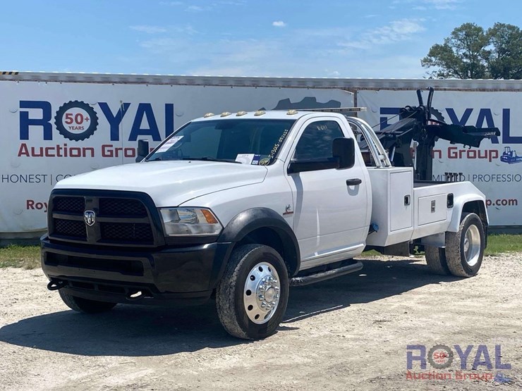 2014-dodge-ram-5500-image-1