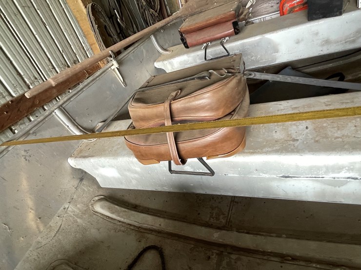 #5492-•-14'-alumacraft-boat-with-chrysler-20hp-outboard-motor-image-19
