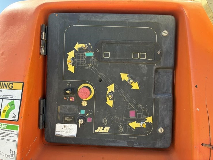 2012-jlg-400s-image-15