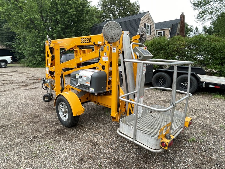 #108-•-2021-haulotte-3522a-towable-boom-lift-image-6