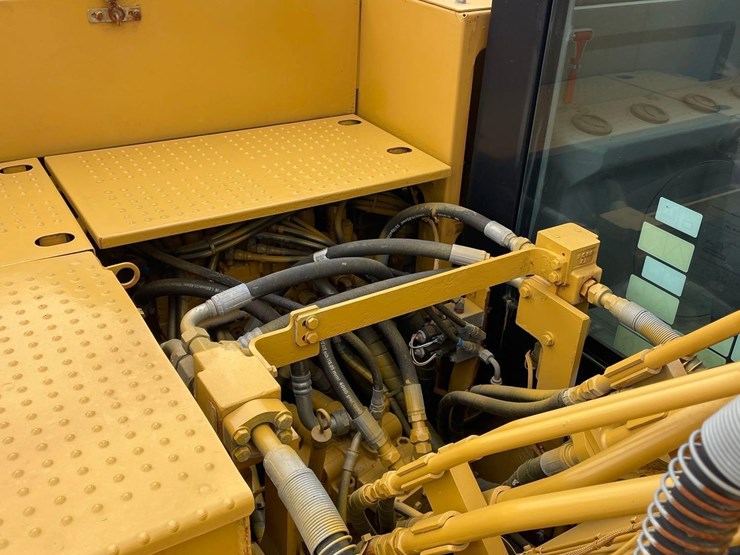 2018-caterpillar-318fl-image-49