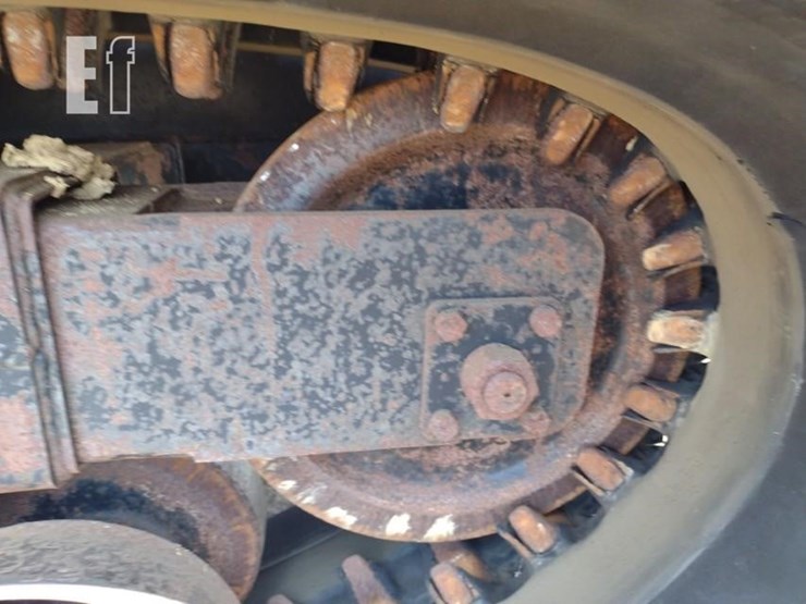 2013-morooka-mst800vd-image-24