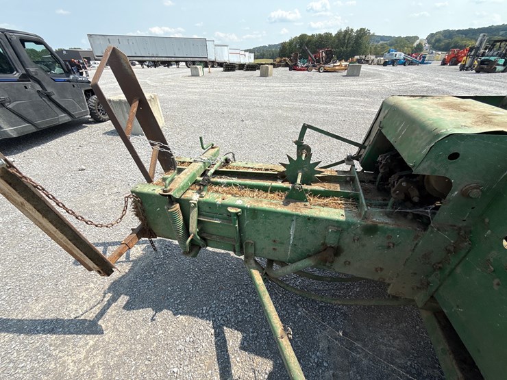 john-deere-346-image-10