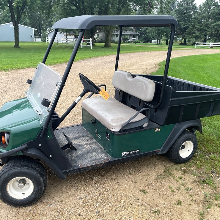 #174 • 2014 Cushman Hauler 1200 Gas Golf Cart with Dump Box