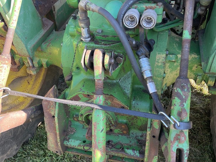john-deere-2040-image-32
