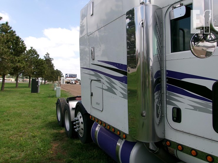 2005-peterbilt-379-image-16