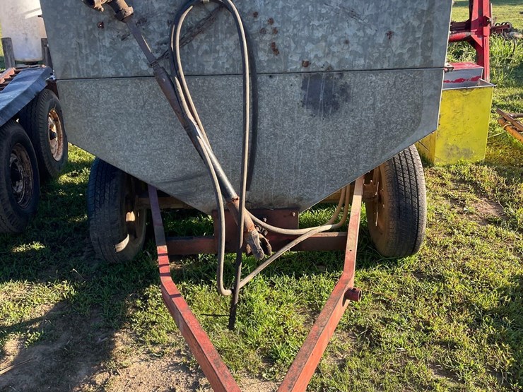 snowco-2-ton-auger-wagon-image-3