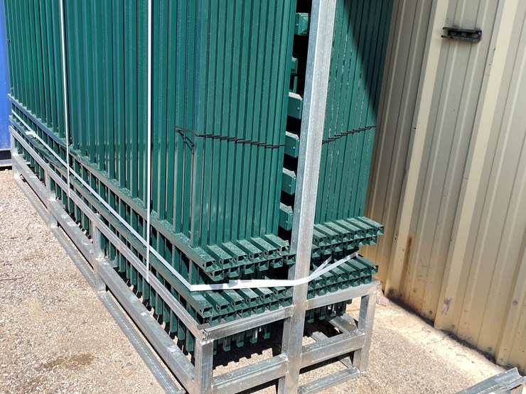 #4010-•-powder-coated-steel-site-fence-image-12