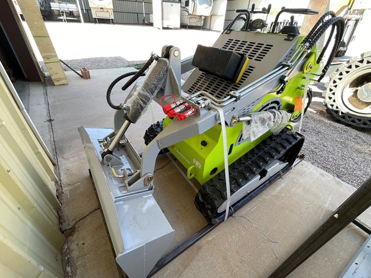 #4602-•-landhero-mini-skid-steer-loader-image-7