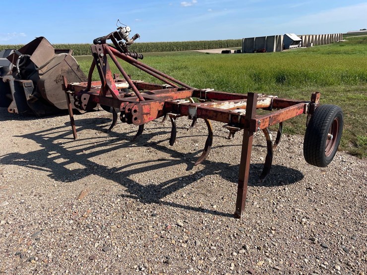 12ft-chisel-plow-image-2