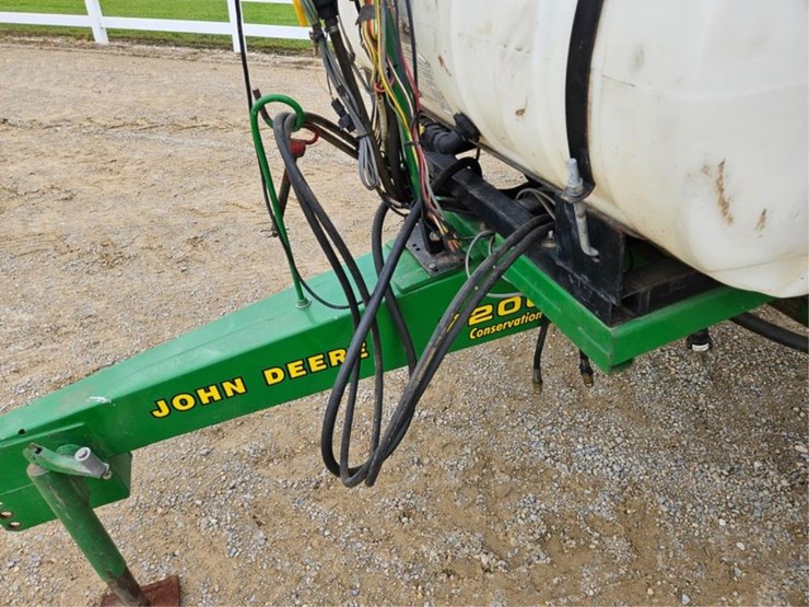 john-deere-7200-image-15