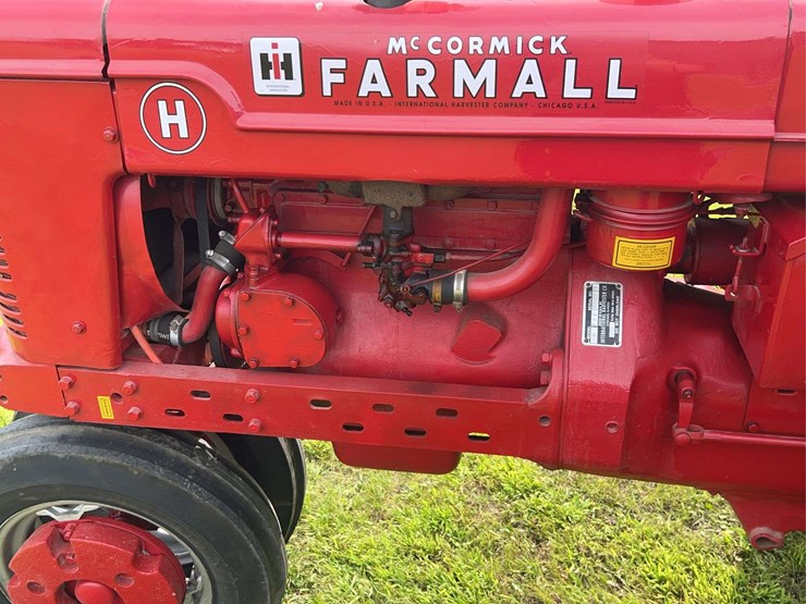 1948-farmall-h-with-automatic-cab-image-61