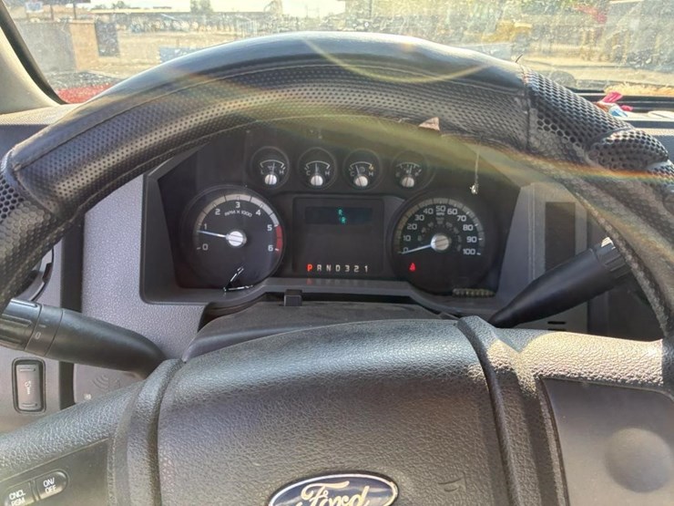 2012-ford-f550-image-15