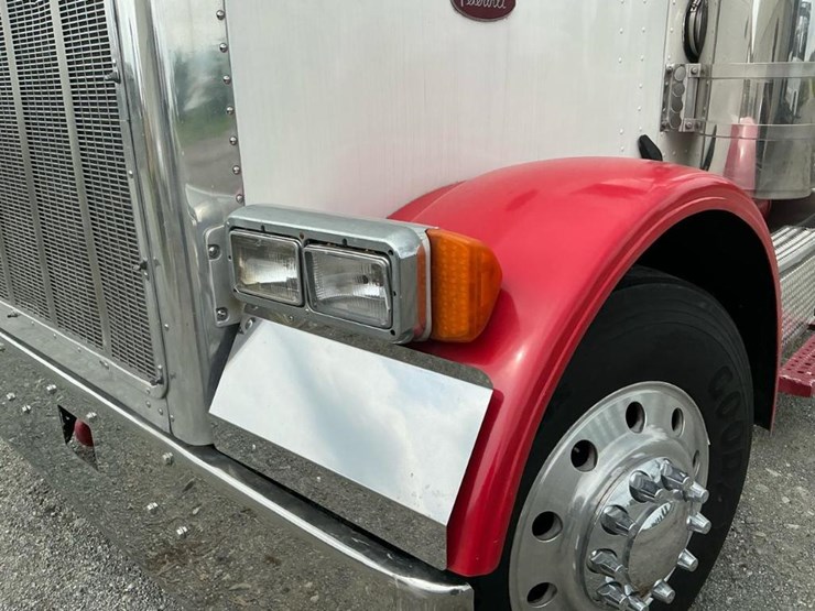 #502-•-2004-peterbilt-truck-image-16