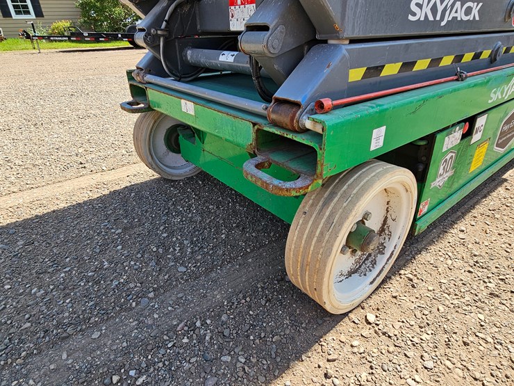 #129-•-2015-skyjack-sj-4632-scissors-lift-image-11