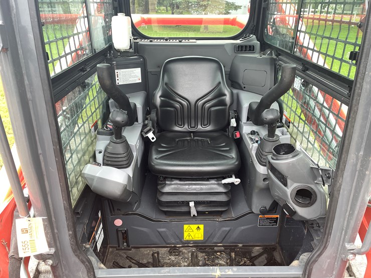 kubota-svl65-2-image-32