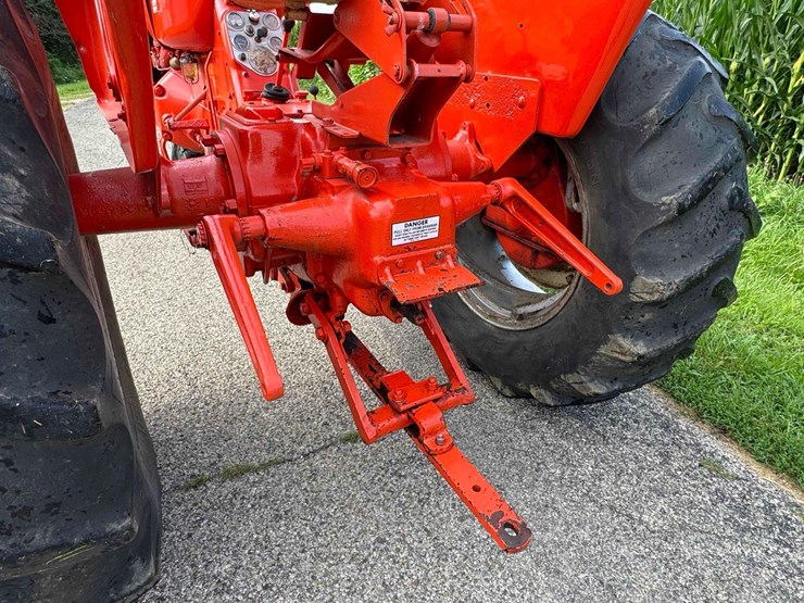 1963-allis-chalmers-d17-image-11