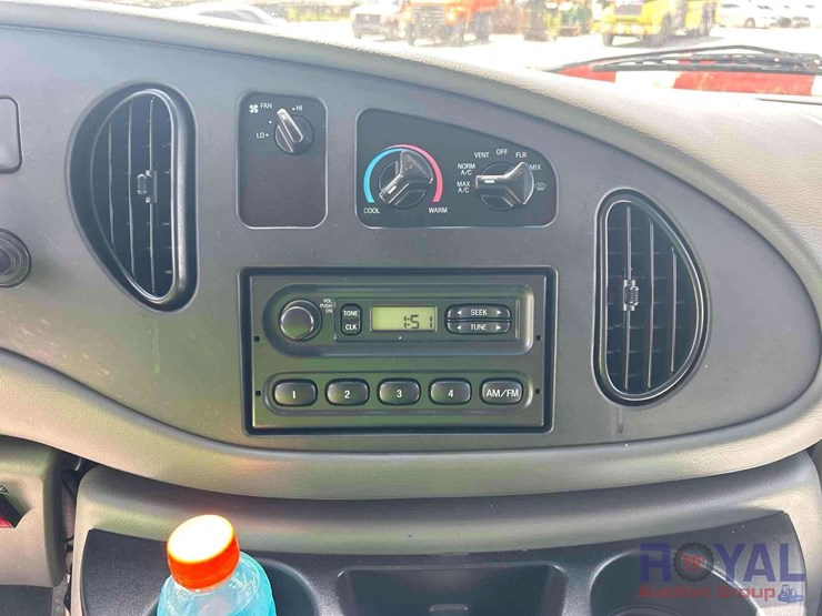 2008-ford-cargo-image-16