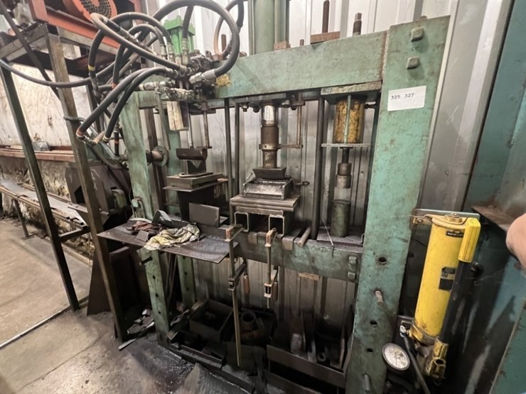 global-machinery-hydraulic-press-w/tank-image-4