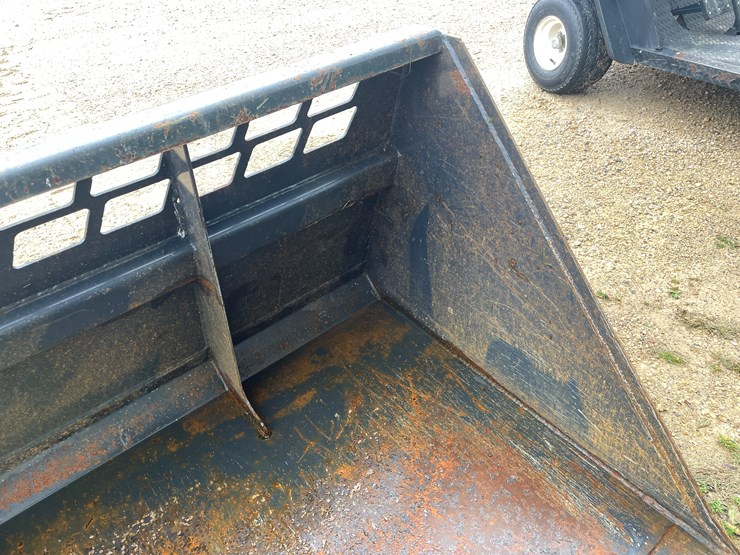 #188-•-stout-skid-steer-mount-84"-snow-bucket-image-10