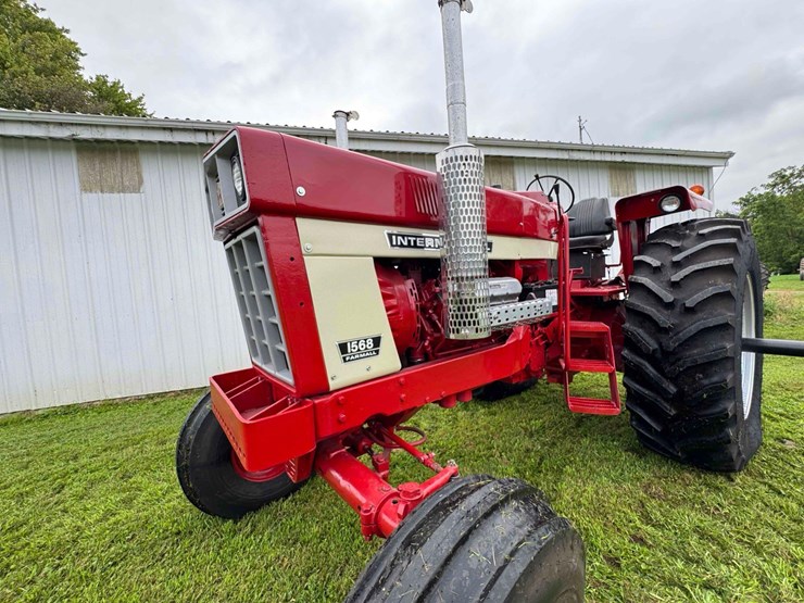 1974-ih-1568-tractor-image-39