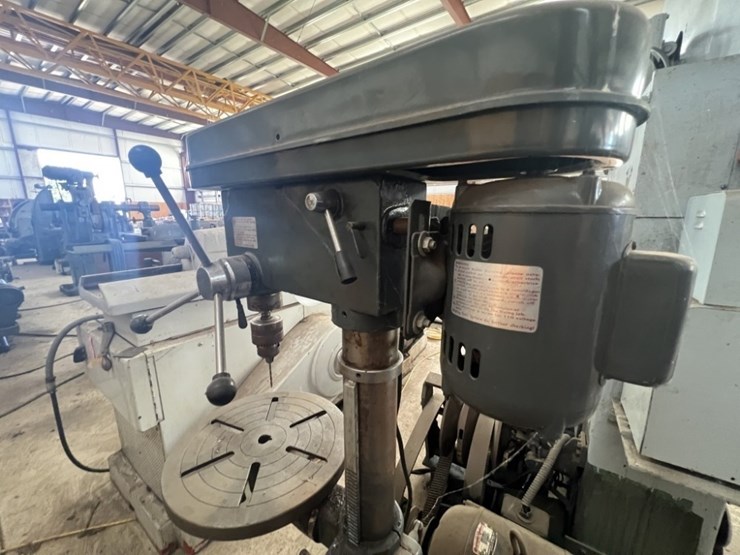 central-c117-f-16-speed-drill-press-image-4