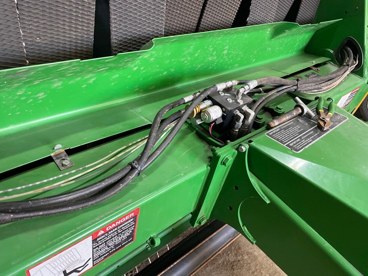 john-deere-560r-image-11