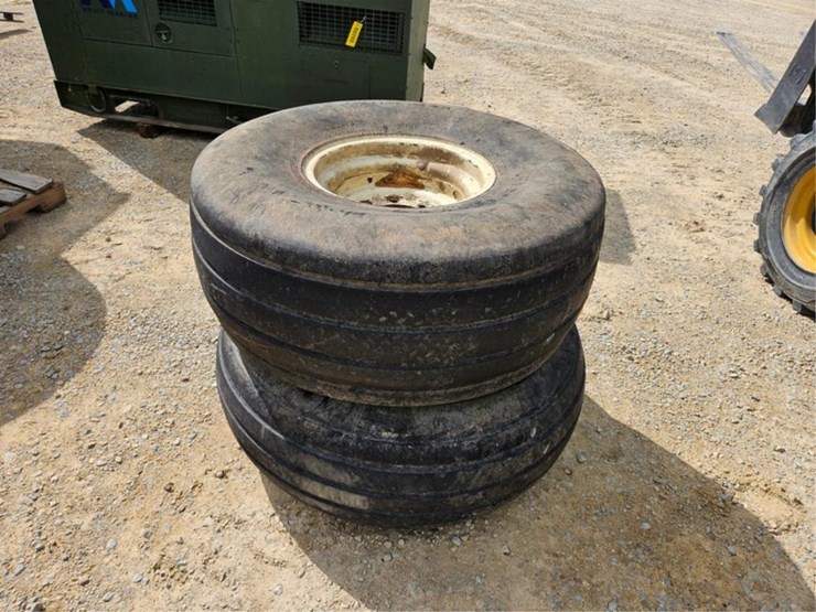 #232-•-(2)-16.5l-x-16.1-tires-&-8-bolt-rims-image-1