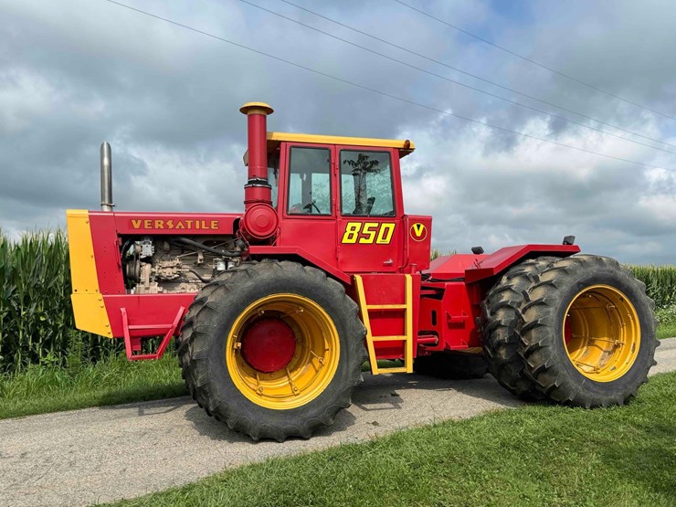 1976-versatile-850-image-4