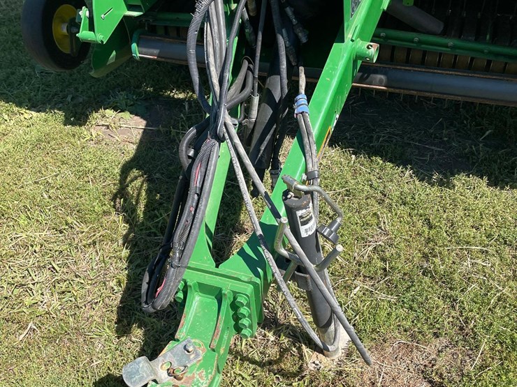 2013-john-deere-569-premium-image-17