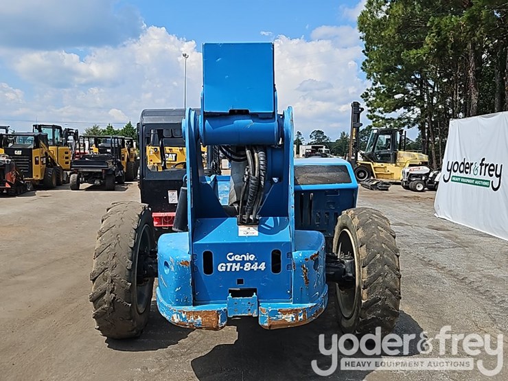 2018-genie-gth844-image-18