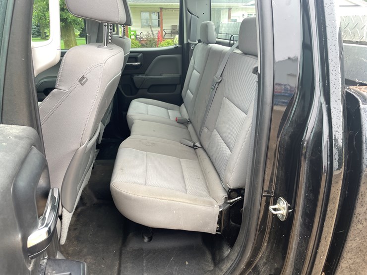 #112-•-2015-chevy-2500-diesel-4x4-pickup-(has-wi-title)-image-43