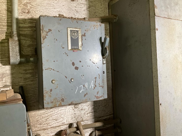 #124a-•-electrical-box-image-11