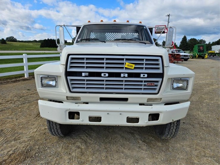 1983-ford-f800-image-8