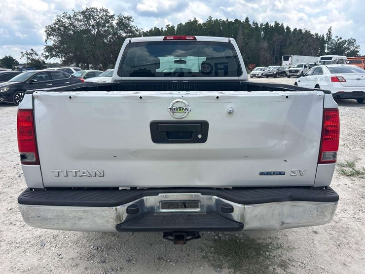 2013-nissan-titan-image-20