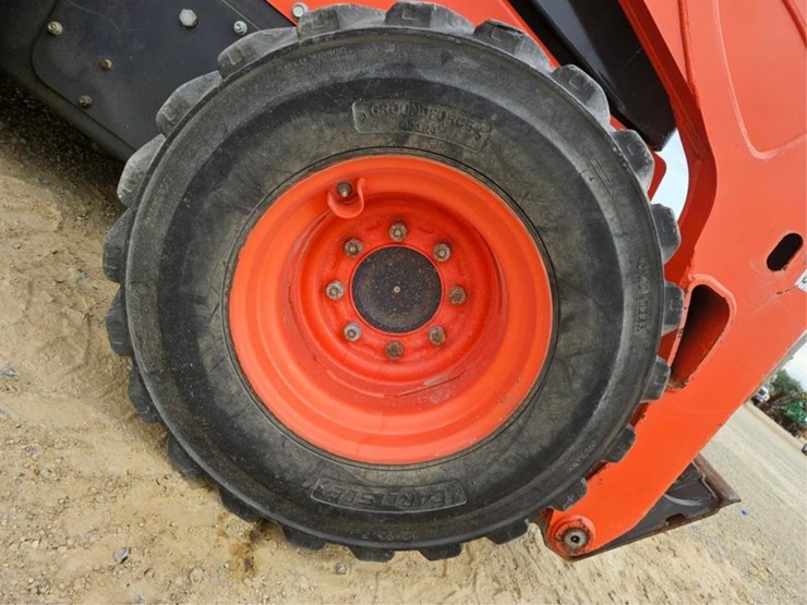 kubota-ssv75-image-27