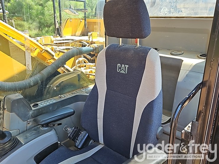2016-caterpillar-336fl-image-39