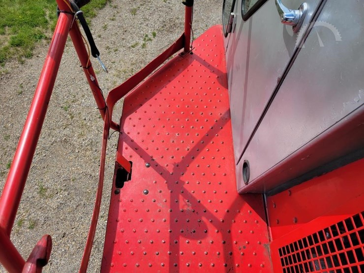1985-massey-ferguson-860-image-17