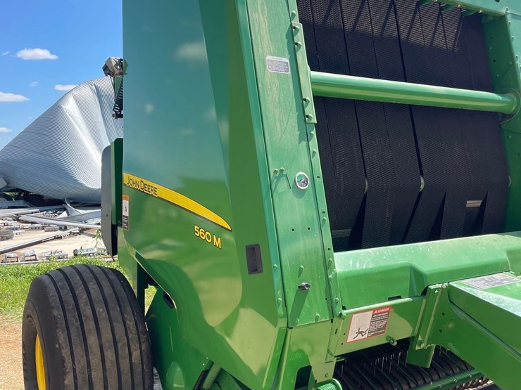 2021-john-deere-560m-image-15