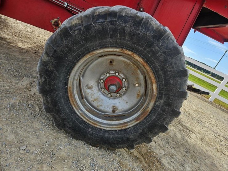 massey-ferguson-8570-image-63