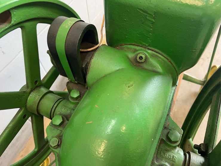 john-deere-e-1-1/2hp-engine-image-7
