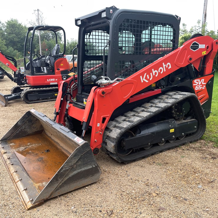 KUBOTA SVL65-2