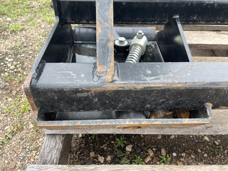 #212-•-genie-telehandler-skid-steer-mount-adapter-plate-image-10