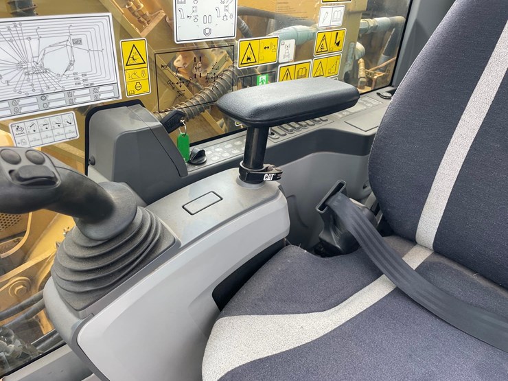 2018-caterpillar-318fl-image-77