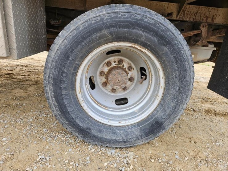 2011-ford-f350-image-47