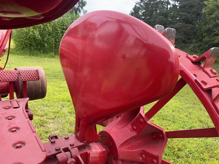 1940-farmall-h-distillate-image-32