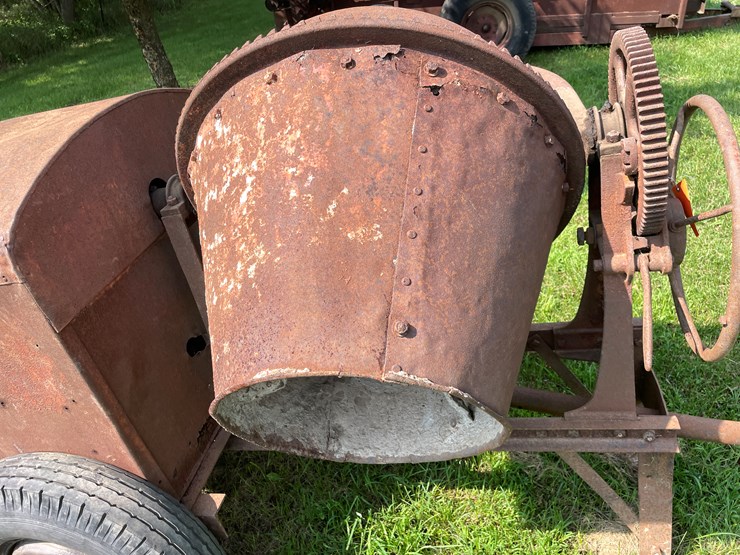 #5480-•-agc-3-1/2-s-gas-powered-cement-mixer-image-11