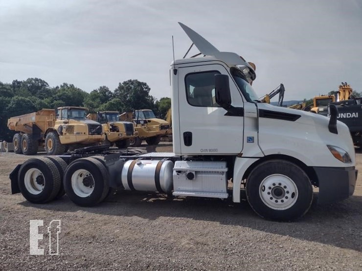 2018-18-freightliner-cascadia-truck-tractor^title^-9514-image-3