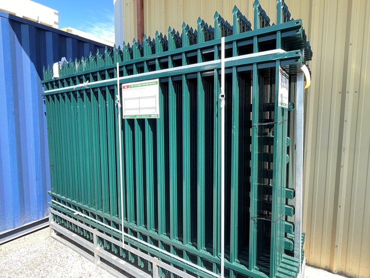 #4010-•-powder-coated-steel-site-fence-image-11