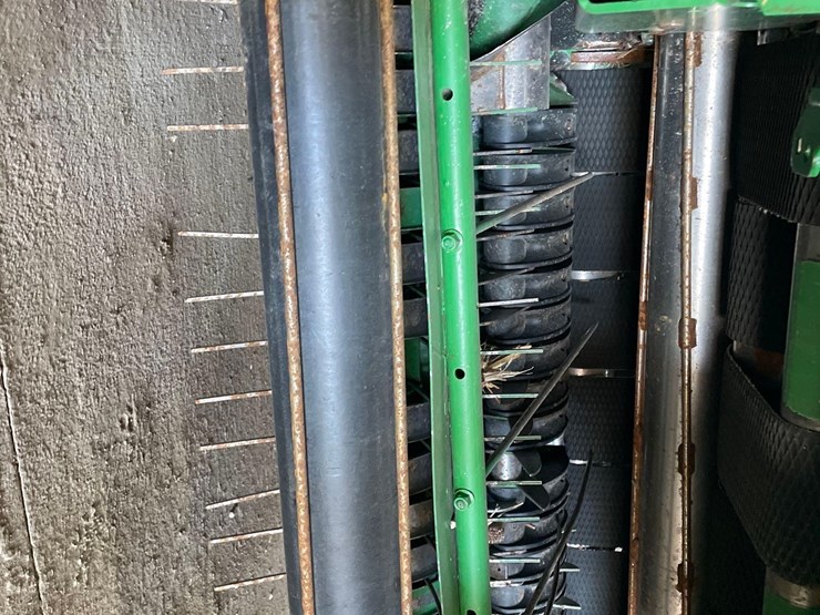 john-deere-560r-image-24